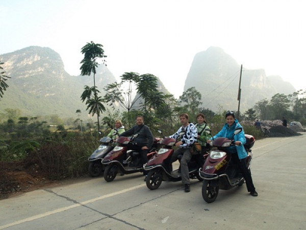 Осень 2012 - мы путешествовали в горы Аватар и по реке Юлонг