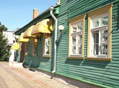 Studio 0008 14863604744 O